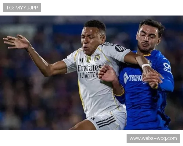 姆巴佩面对尤文图斯多次错失良机 近距离射门被门将神勇扑出 姆巴佩面对尤文图斯多次错失良机 近距离射门被门将神勇扑出