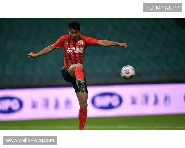 海港右边路攻势犀利，刘祝润头球破门打破僵局